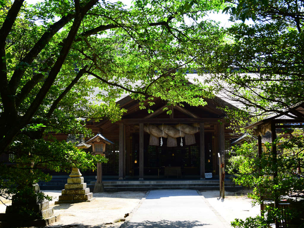 国引き神話の主人公を祀る【長浜神社】