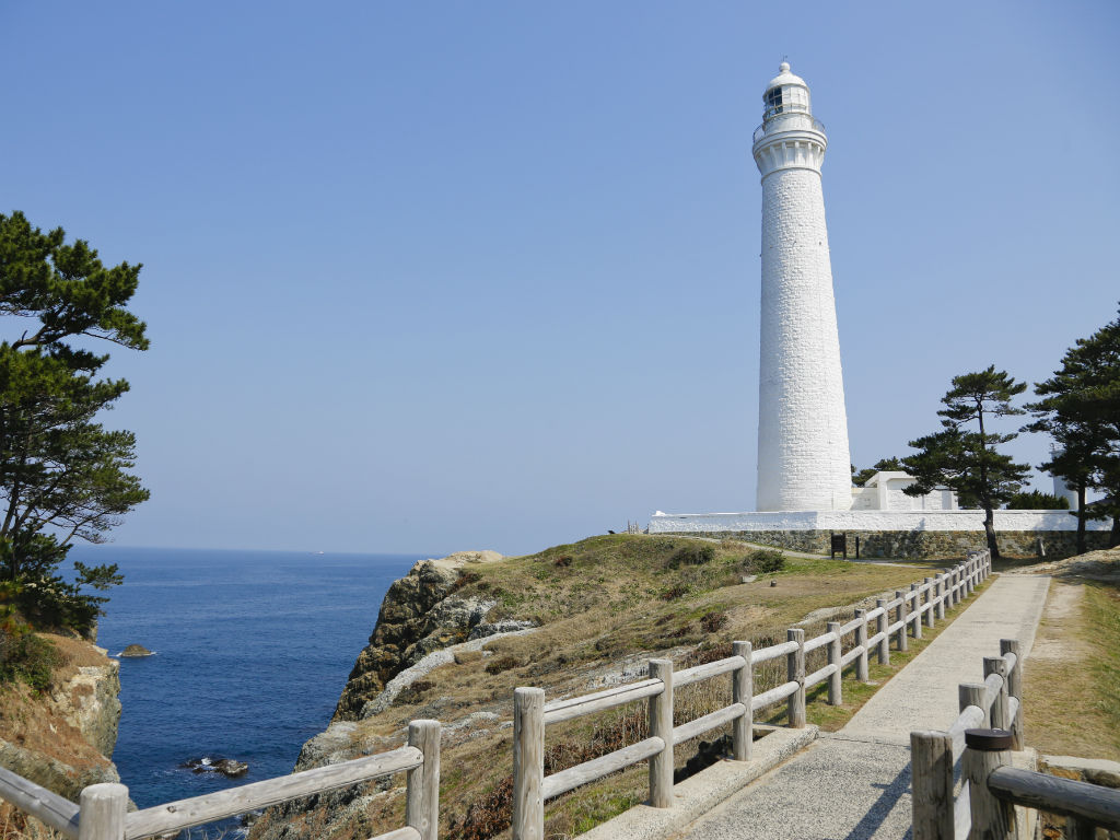 出雲日御碕灯台(Izumo Hinomisaki Lighthouse)